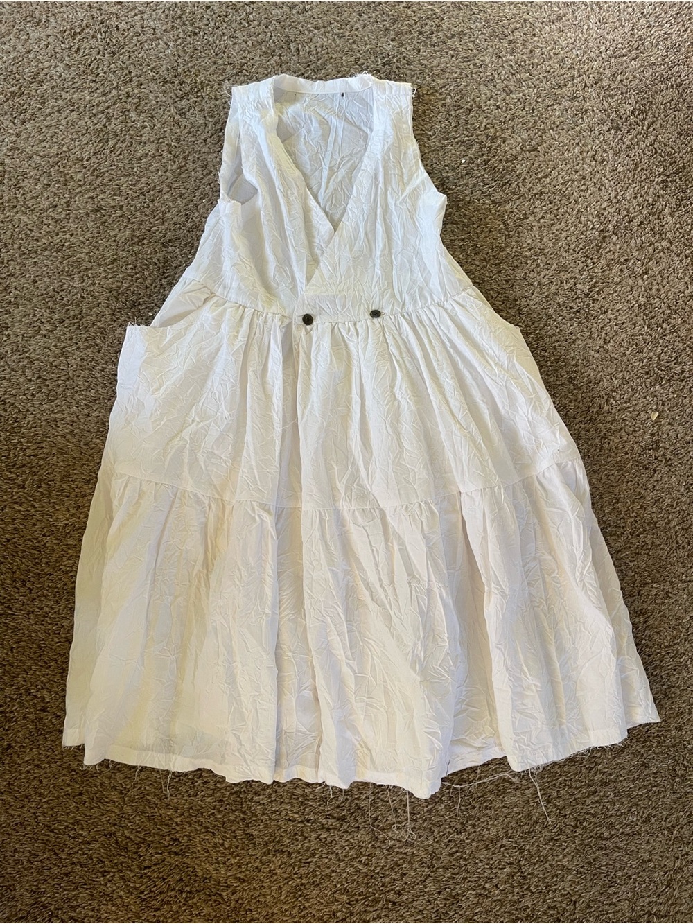 Little Créative Factory White Tiered V-Neck Dress | size Small